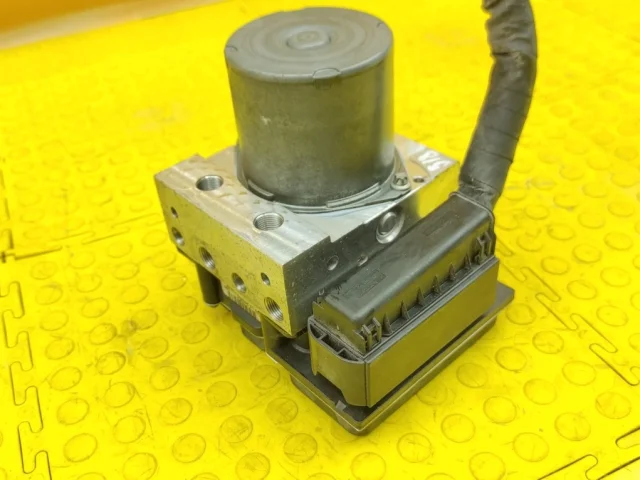 Блок ABS для BMW 5er Е60 2003-2010 на фотографиях