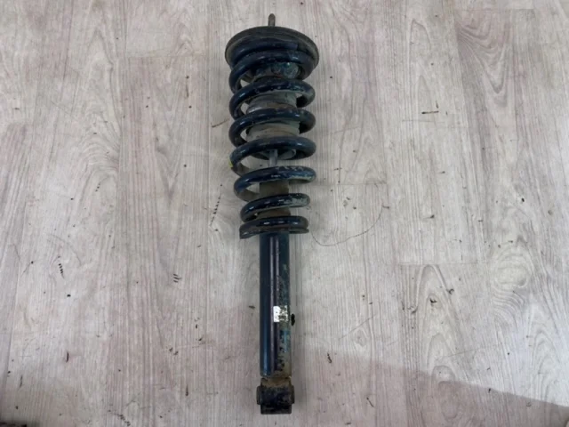 Амортизатор для Mitsubishi Pajero V70 5dr 1999-2006 на фотографиях