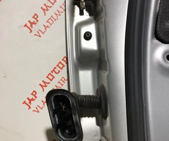 Дверь передняя правая для Audi A4 B6 2000-2004 на фотографиях