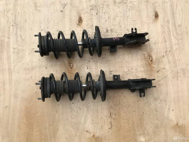 Амортизатор передний правый для Mazda CX 5 KE 2011-2017 на фотографиях