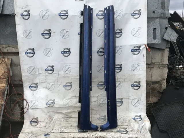 Накладка порога правая для Volvo C30 MK 2006-2013 на фотографиях