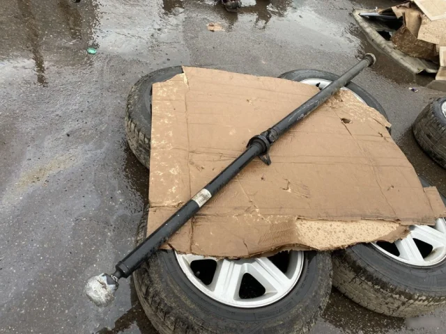 Карданный вал задний для Volvo XC90 I C 2002-2014 на фотографиях