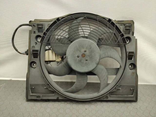 Вентилятор радиатора охлаждения ДВС для BMW 3er Е46 1998-2007 на фотографиях