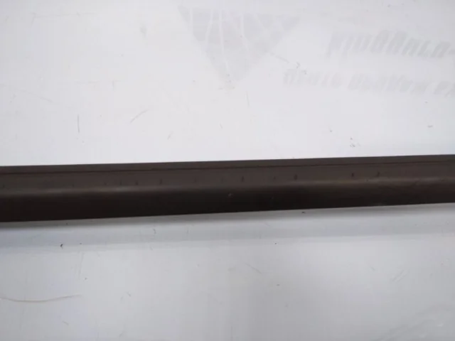 Уплотнитель лобового стекла для Skoda Rapid I NH3 2012-2017 на фотографиях