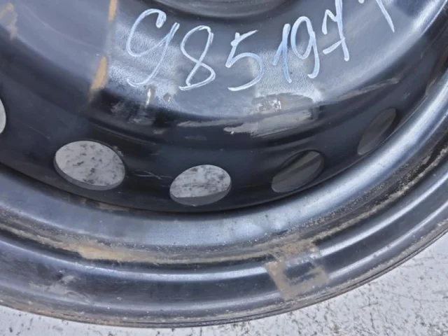 Диск колесный стальной для Kia Rio 3 на фотографиях