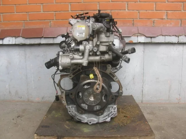 Двигатель без навесного для Kia Carnival 3 YP 2015-2020 на фотографиях