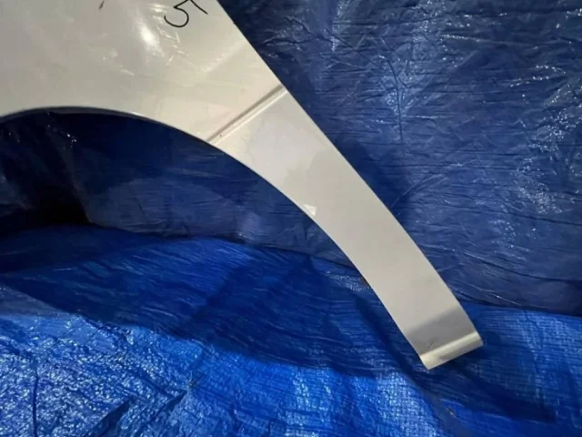 Крылья для Toyota Alphard H10 2002-2008 на фотографиях