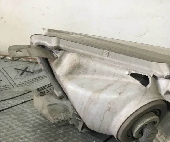 Фара правая для Toyota Highlander XU40 2007-2013 на фотографиях