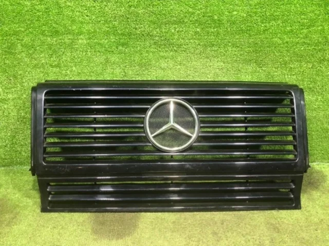 Решетка радиатора для Mercedes-Benz G class W463 1990-2012 на фотографиях