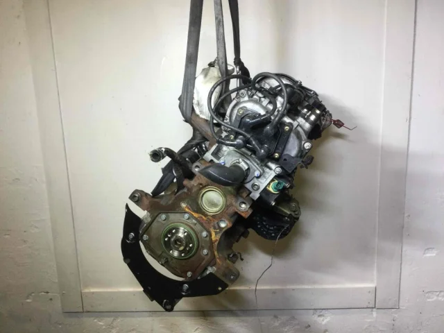 Двигатель без навесного для Fiat Punto 188 1999-2007 на фотографиях