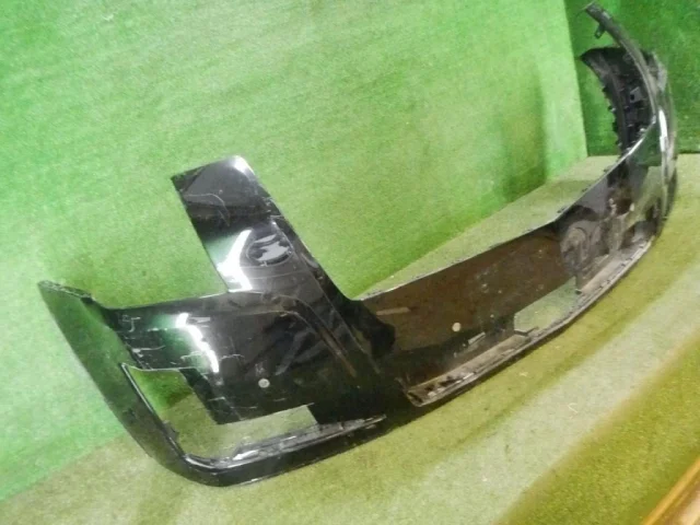 Бампер передний для Cadillac Escalade 4 2013-2020 на фотографиях