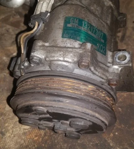 Компрессор кондиционера для Opel Vectra C 2002-2008 на фотографиях