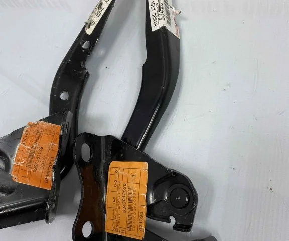 Петля капота левая для Toyota Corolla E140/E150 Седан 2006-2013 на фотографиях