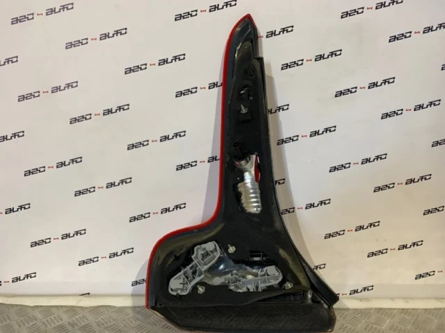 Фонарь правый для Volvo C30 MK 2006-2013 на фотографиях