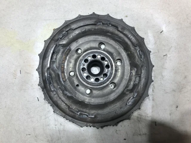 Маховик для Nissan Primera P12 Седан 2002-2008 на фотографиях