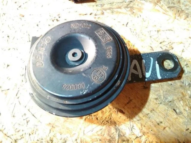 Звуковой сигнал для Toyota Corolla E140/E150 Седан 2006-2013 на фотографиях