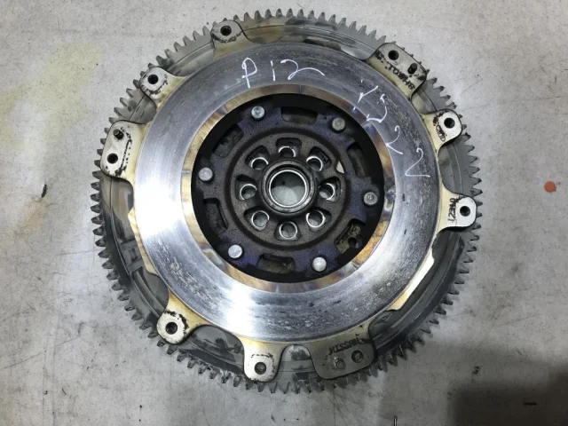 Маховик для Nissan Primera P12 Седан 2002-2008 на фотографиях