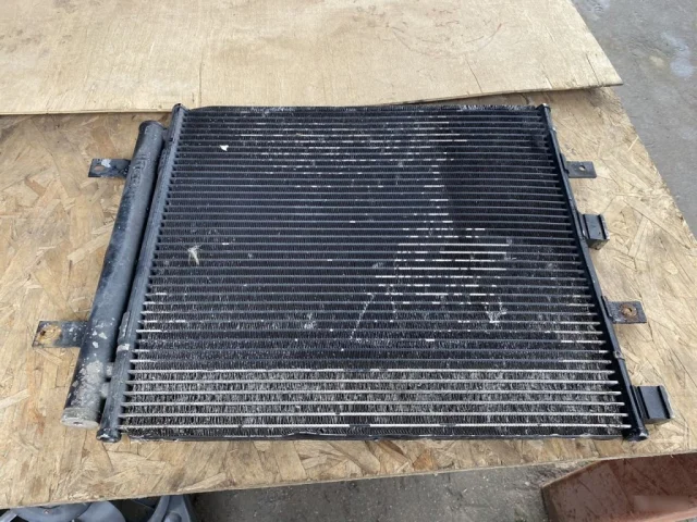 Радиатор кондиционера для Jaguar XF X250 2008-2016 на фотографиях