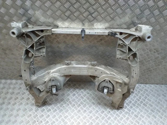 Подрамник двигателя для BMW 5er Ф10 Rest. 2014-2017 на фотографиях