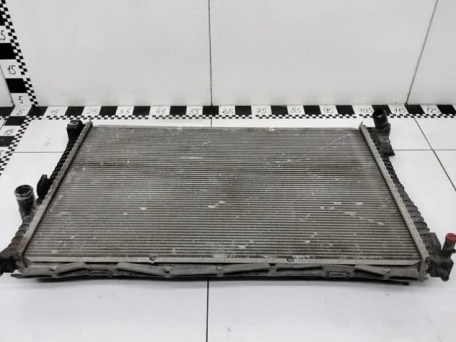 Радиатор охлаждения ДВС для Ford Explorer U502 rest 2014-2019 на фотографиях