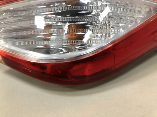 Фонарь внешний правый для Hyundai i40 1 Седан 2011-2015 на фотографиях