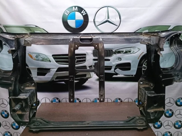 Панель радиатора (телевизор) для Mercedes-Benz GL class X164 2006-2012 на фотографиях