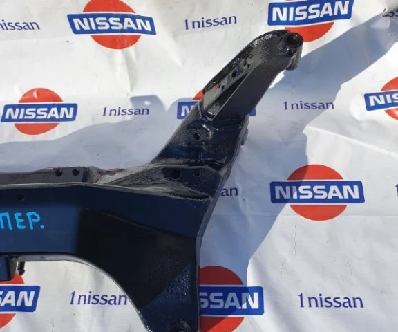 Подрамник двигателя для Nissan Almera Classic B10 2006-2012 на фотографиях