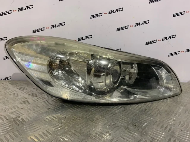 Фара правая для Volvo C30 MK 2006-2013 на фотографиях