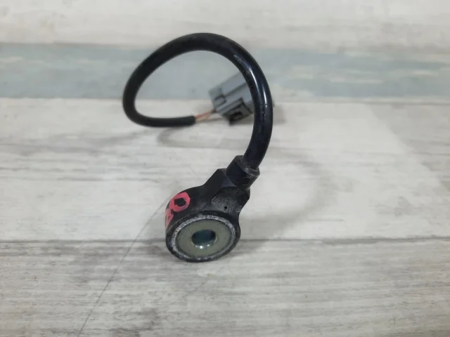 Датчик детонации для Nissan X-Trail T31 RU 2007-2014 на фотографиях