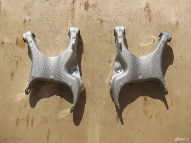 Рычаг продольный задний правый для BMW X6 Е71 2007-2012 на фотографиях