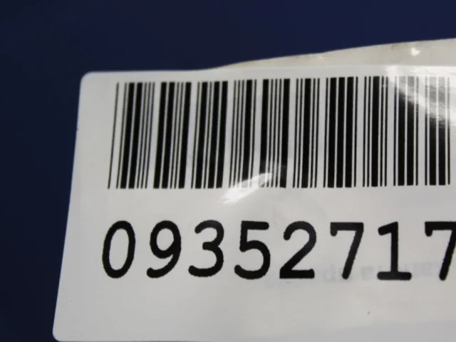 Петля капота правая для Hyundai Solaris 1 рестайлинг 2014-2017 на фотографиях