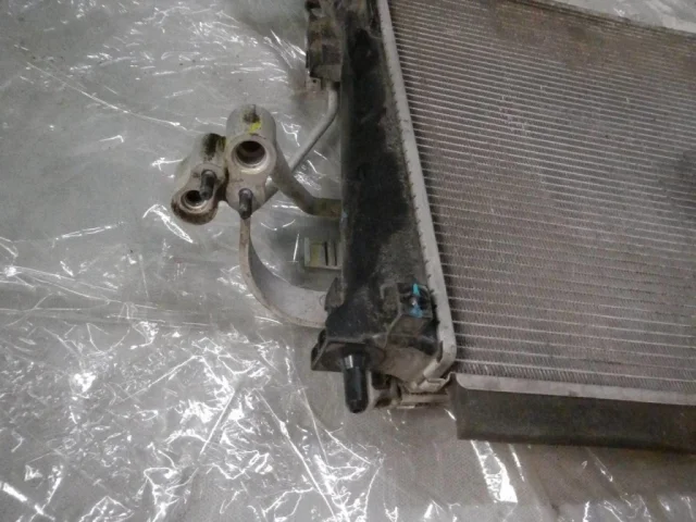 Радиатор охлаждения ДВС для Hyundai Creta 1 GS 2016-2021 на фотографиях