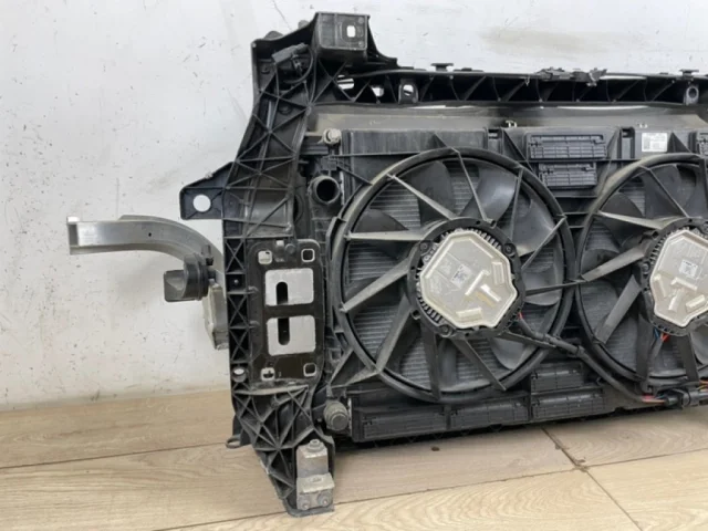 Кассета радиаторов для Audi Q7 4M 2015+ на фотографиях