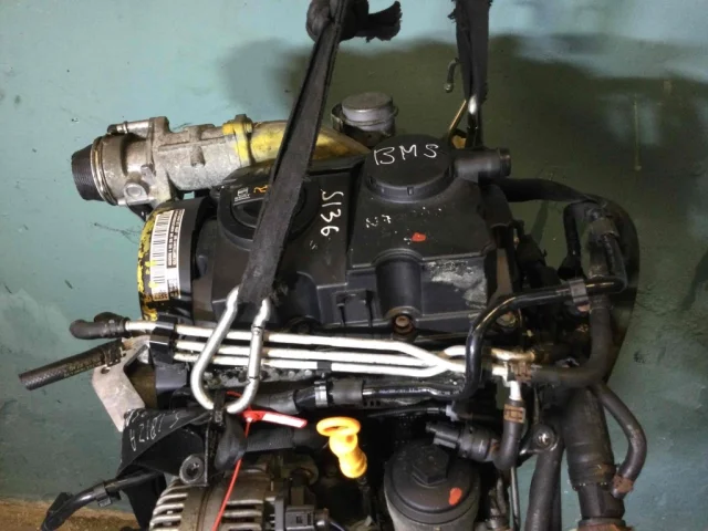 Двигатель без навесного для Volkswagen Polo IV (9N3) 2005-2009 на фотографиях