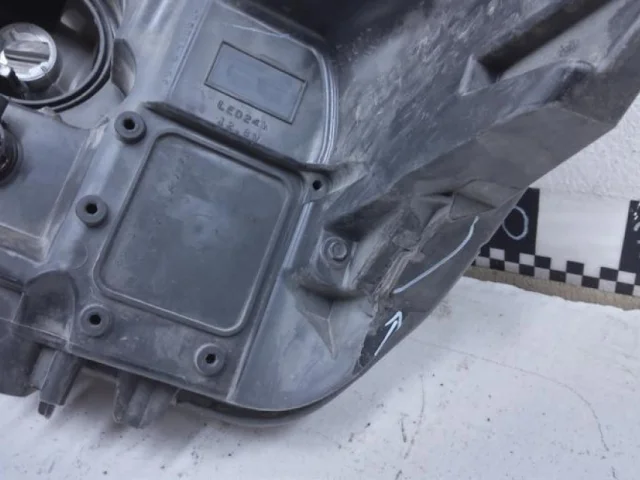 Фара правая для Ford Explorer U502 2011-2016 на фотографиях