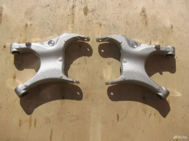 Рычаг продольный задний правый для BMW X6 Е71 2007-2012 на фотографиях