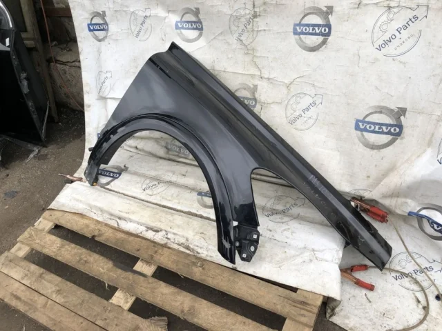 Крыло правое для Volvo C30 MK 2006-2013 на фотографиях