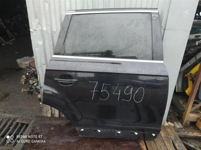 Уплотнитель передней правой двери для Audi Q7 4L 2005-2015 на фотографиях