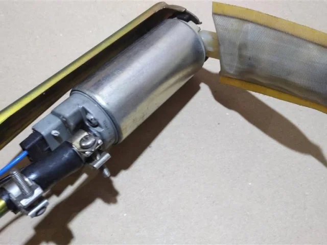 Топливный насос для Suzuki Grand Vitara 2005-2014 на фотографиях