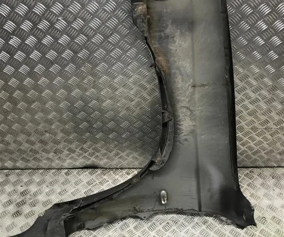 Крыло правое для Mitsubishi Pajero Sport K90 1997-2009 на фотографиях