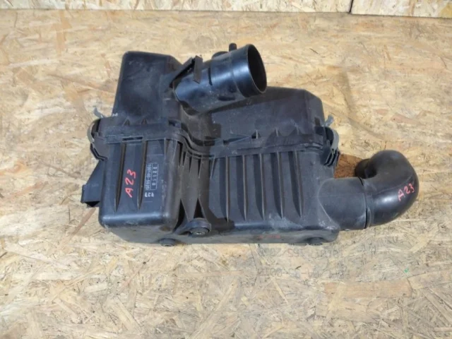 Корпус воздушного фильтра для Toyota RAV4 XA20 2000-2005 на фотографиях