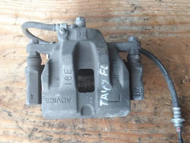 Тормозной цилиндр передний левый для Suzuki Grand Vitara 1998-2005 на фотографиях