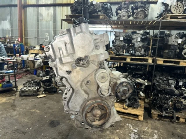 Двигатель для Nissan Qashqai+2 J10 2008-2010 на фотографиях