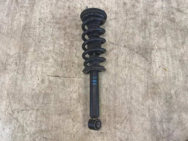 Амортизатор передний левый для Mitsubishi Pajero V70 5dr 1999-2006 на фотографиях