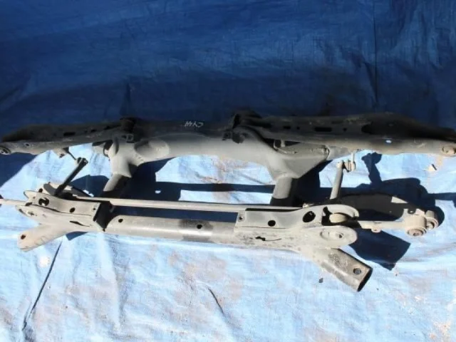 Задняя балка для Mitsubishi ASX I 2010-2012 на фотографиях