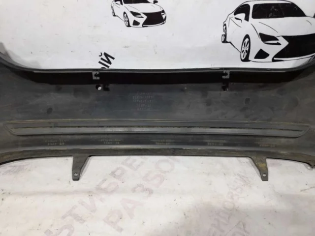 Бампер задний для Toyota Corolla E120/E130 Хэтчбек 2001-2007 на фотографиях