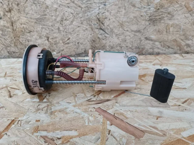 Топливный насос для Suzuki Grand Vitara 2005-2014 на фотографиях