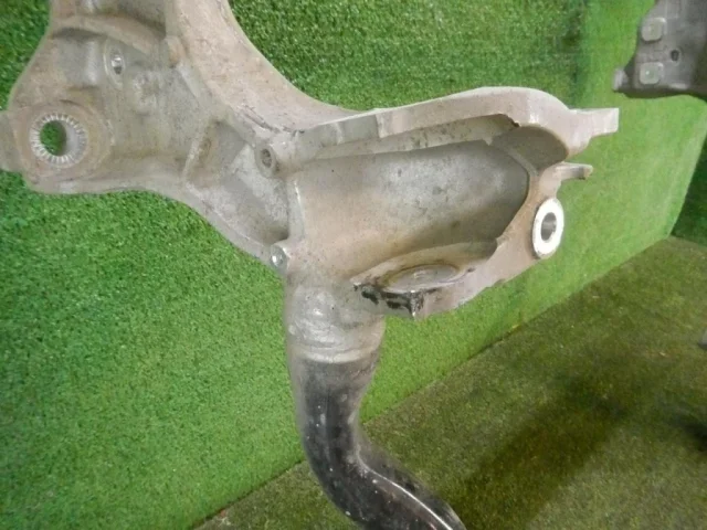 Подрамник двигателя для Audi Q7 4M 2015+ на фотографиях