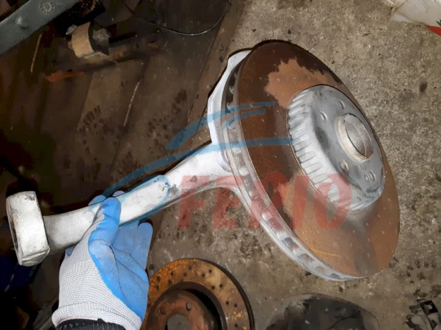 Диски тормозные передние (комплект) для Mercedes-Benz E class W213 2016-2023 на фотографиях