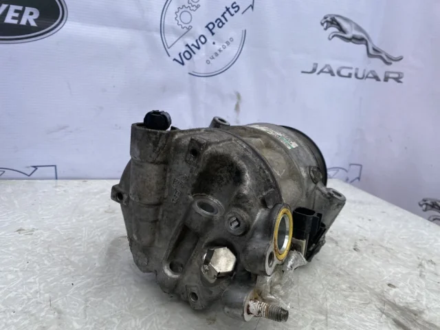 Компрессор кондиционера для Jaguar XF X250 2008-2016 на фотографиях